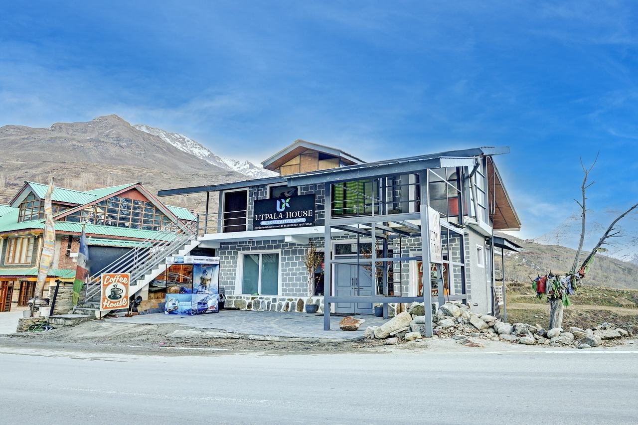 Utpala House Sissu exterior by day