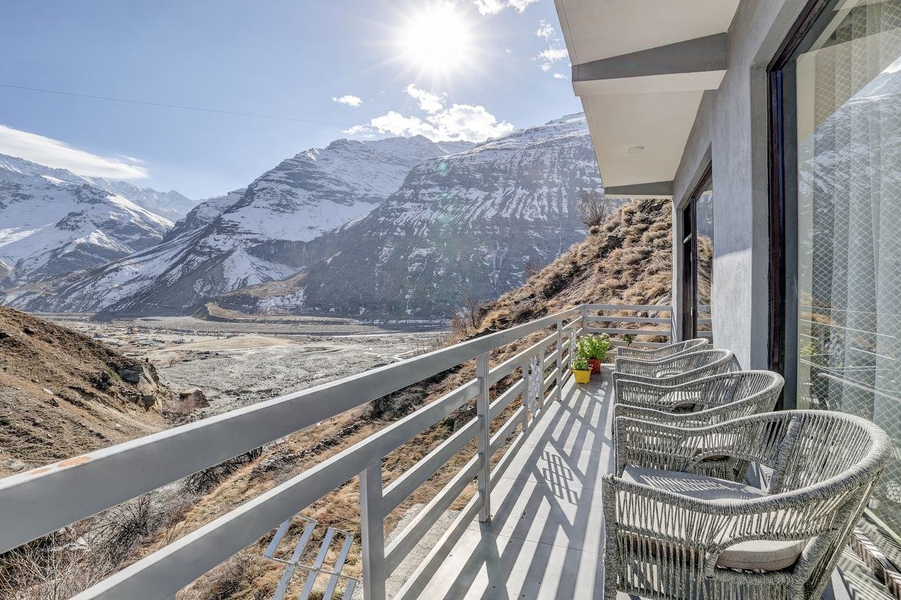 Deluxe Room with Balcony, mountain view